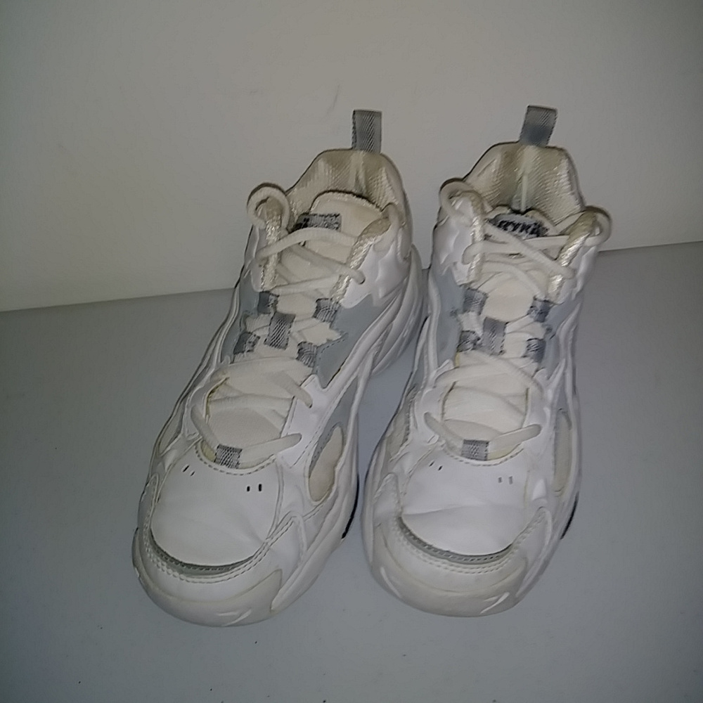 🌻 Gently used Ryka athletic shoes size 6.5M